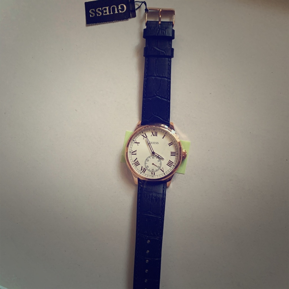 NEW Guess watch